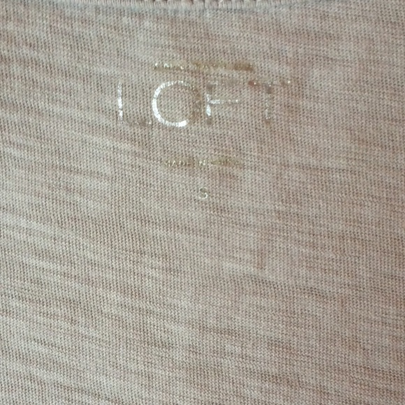 💥3 for $20💥 Ann Taylor LOFT grey T-shirt - Picture 3 of 4